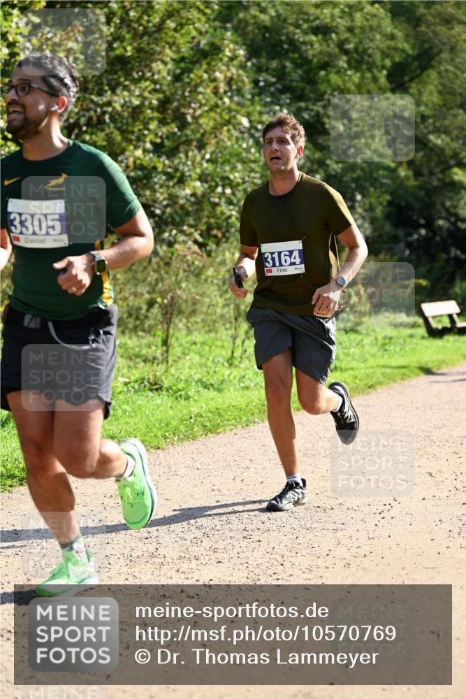 27.09.2026 - 35. Volkslauf durch das schöne Alstertal Dr. Thomas Lammeyer http://msf.ph/oto/10570769 27.09.2026 11:15:26 Laufen 3305, 3164 meine-sportfotos.de