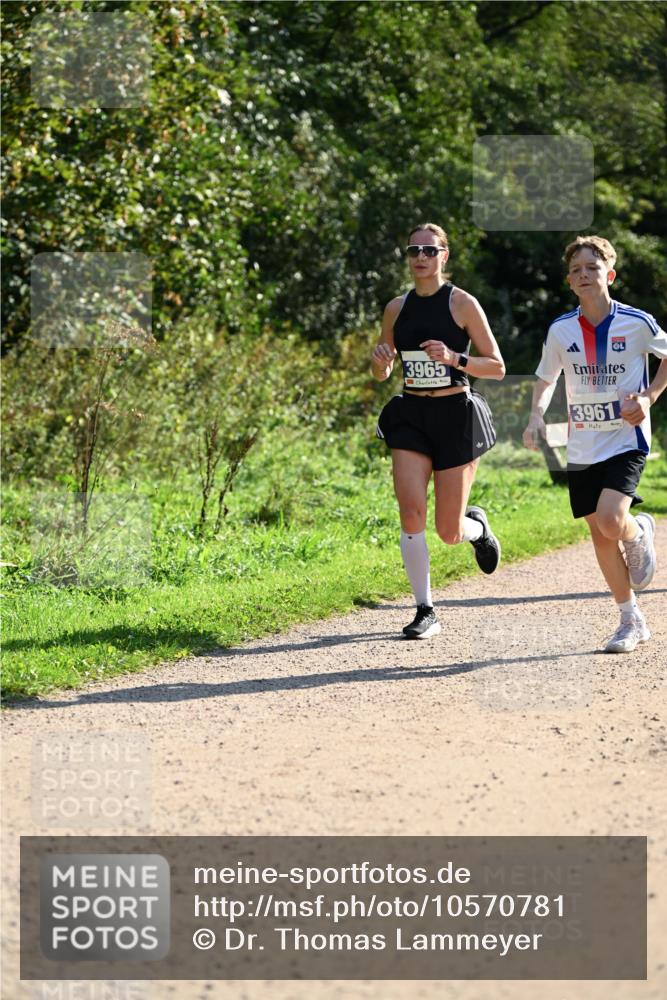 27.09.2026 - 35. Volkslauf durch das schöne Alstertal Dr. Thomas Lammeyer http://msf.ph/oto/10570781 27.09.2026 11:15:28 Laufen 3965, 3961 meine-sportfotos.de