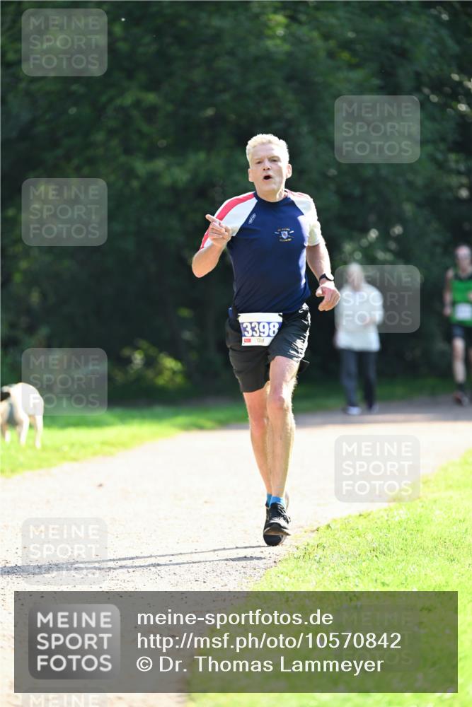 27.09.2026 - 35. Volkslauf durch das schöne Alstertal Dr. Thomas Lammeyer http://msf.ph/oto/10570842 27.09.2026 11:15:54 Laufen 3398 meine-sportfotos.de