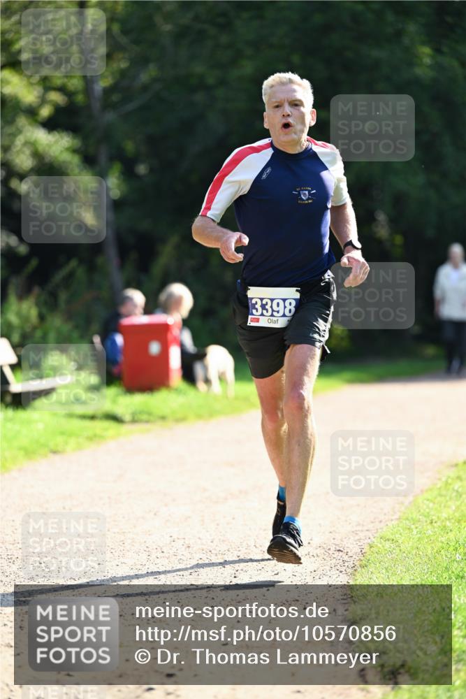 27.09.2026 - 35. Volkslauf durch das schöne Alstertal Dr. Thomas Lammeyer http://msf.ph/oto/10570856 27.09.2026 11:15:55 Laufen 3398 meine-sportfotos.de