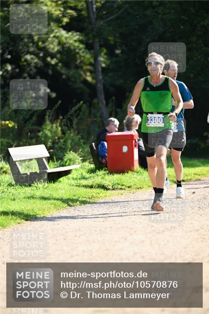 27.09.2026 - 35. Volkslauf durch das schöne Alstertal Dr. Thomas Lammeyer http://msf.ph/oto/10570876 27.09.2026 11:16:01 Laufen 3380 meine-sportfotos.de