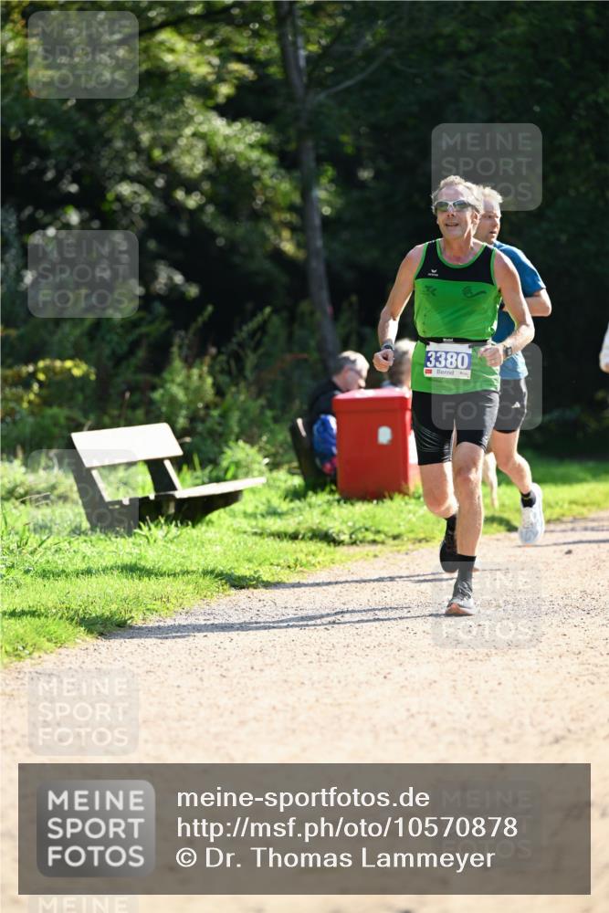 27.09.2026 - 35. Volkslauf durch das schöne Alstertal Dr. Thomas Lammeyer http://msf.ph/oto/10570878 27.09.2026 11:16:01 Laufen 3380 meine-sportfotos.de