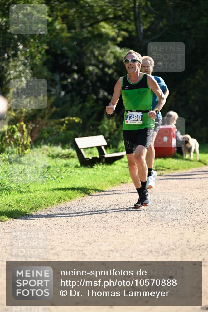 27.09.2026 - 35. Volkslauf durch das schöne Alstertal Dr. Thomas Lammeyer http://msf.ph/oto/10570888 27.09.2026 11:16:02 Laufen 3380 meine-sportfotos.de