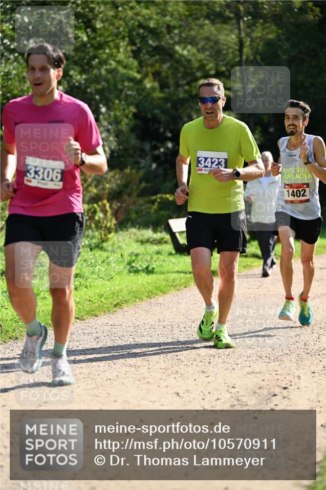 27.09.2026 - 35. Volkslauf durch das schöne Alstertal Dr. Thomas Lammeyer http://msf.ph/oto/10570911 27.09.2026 11:16:07 Laufen 93, 3306, 3423, 1402 meine-sportfotos.de
