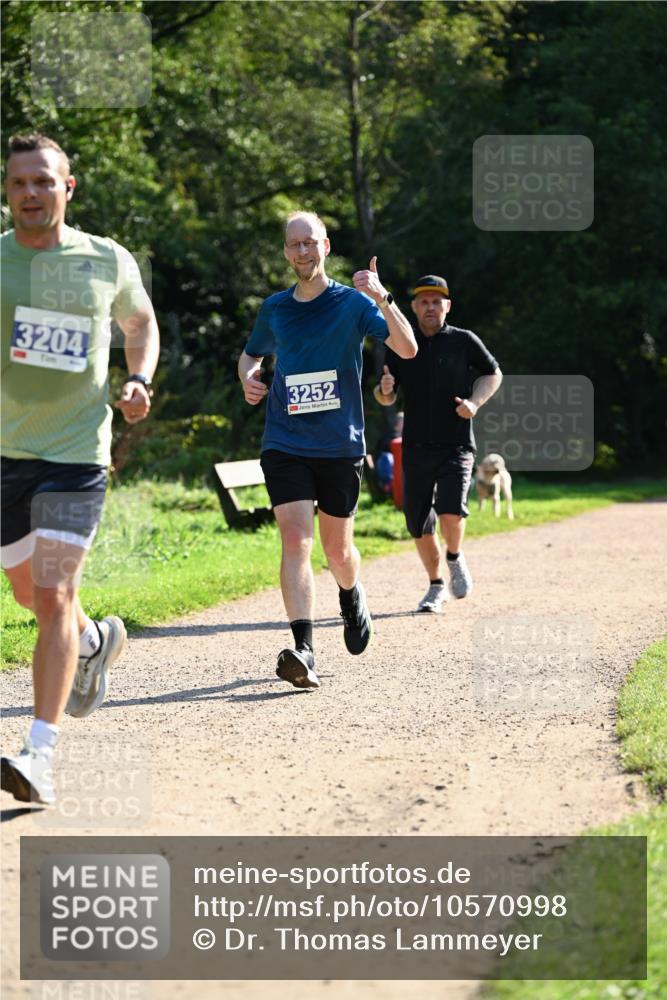 27.09.2026 - 35. Volkslauf durch das schöne Alstertal Dr. Thomas Lammeyer http://msf.ph/oto/10570998 27.09.2026 11:16:35 Laufen 3204, 3252 meine-sportfotos.de