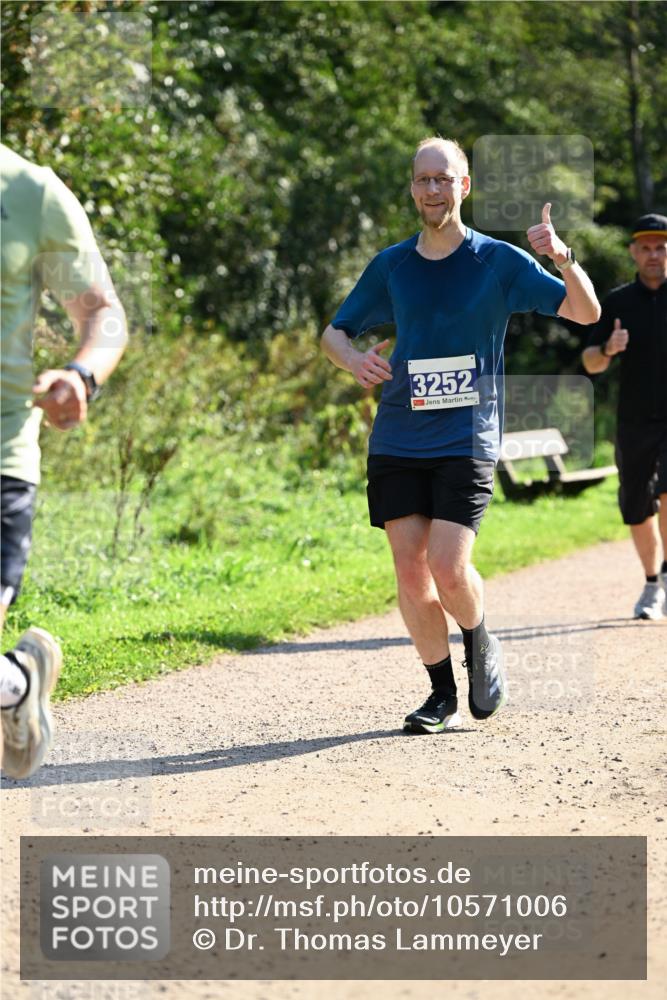 27.09.2026 - 35. Volkslauf durch das schöne Alstertal Dr. Thomas Lammeyer http://msf.ph/oto/10571006 27.09.2026 11:16:36 Laufen 3252 meine-sportfotos.de