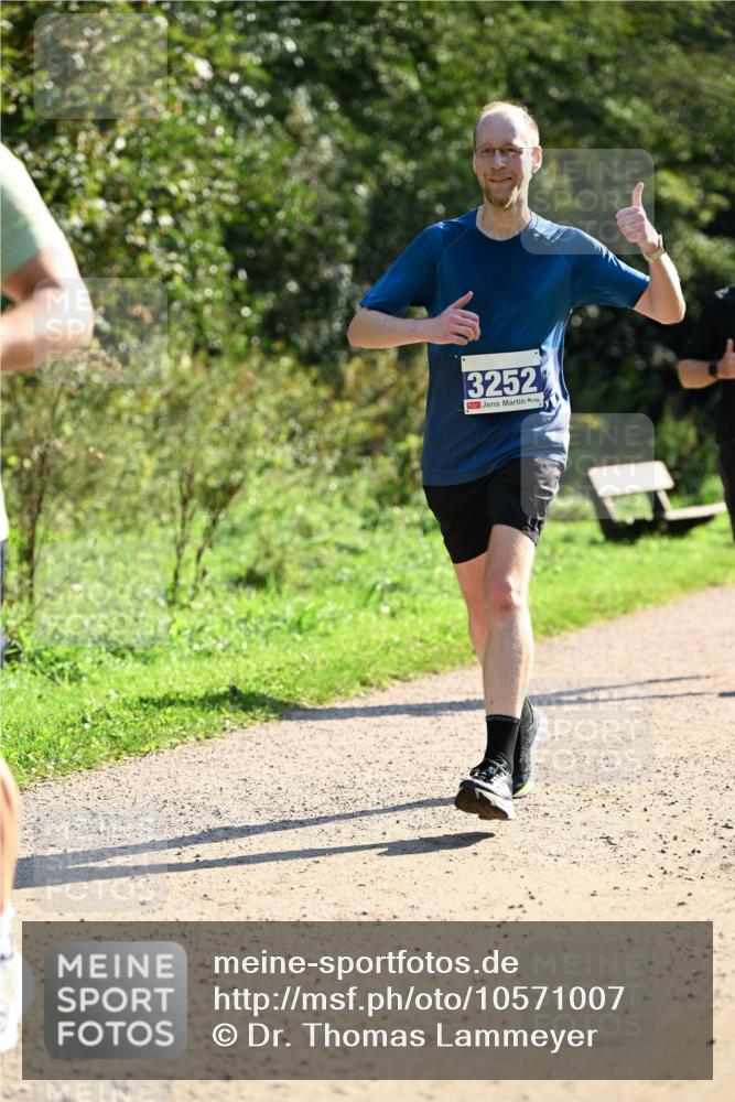 27.09.2026 - 35. Volkslauf durch das schöne Alstertal Dr. Thomas Lammeyer http://msf.ph/oto/10571007 27.09.2026 11:16:36 Laufen 3252 meine-sportfotos.de
