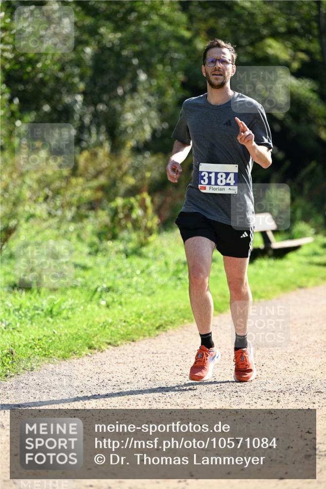 27.09.2026 - 35. Volkslauf durch das schöne Alstertal Dr. Thomas Lammeyer http://msf.ph/oto/10571084 27.09.2026 11:17:05 Laufen 3184 meine-sportfotos.de