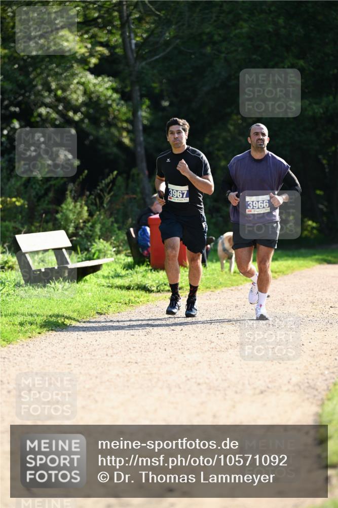 27.09.2026 - 35. Volkslauf durch das schöne Alstertal Dr. Thomas Lammeyer http://msf.ph/oto/10571092 27.09.2026 11:17:12 Laufen 3967, 3966 meine-sportfotos.de
