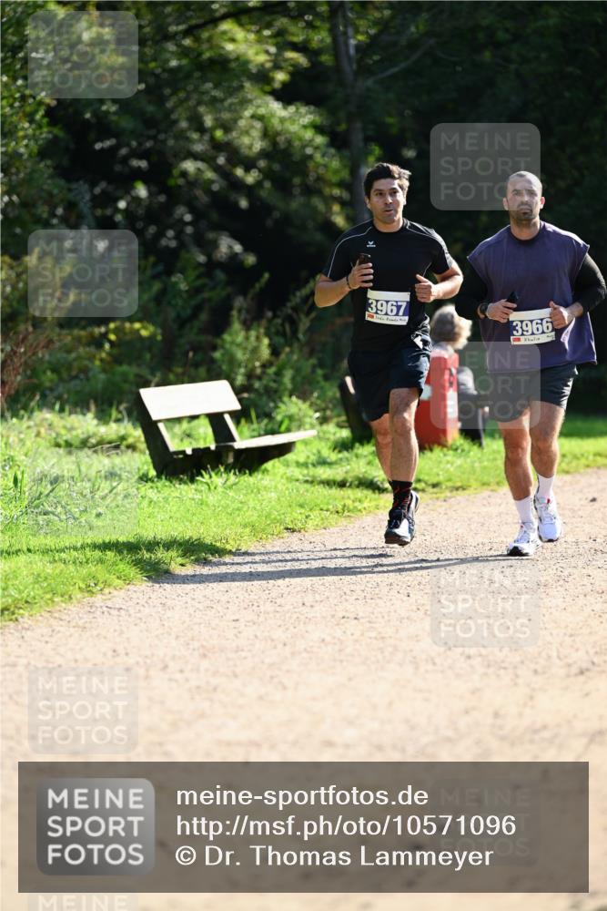 27.09.2026 - 35. Volkslauf durch das schöne Alstertal Dr. Thomas Lammeyer http://msf.ph/oto/10571096 27.09.2026 11:17:13 Laufen 3967, 3966 meine-sportfotos.de