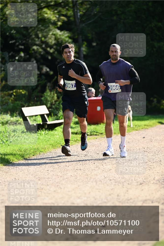 27.09.2026 - 35. Volkslauf durch das schöne Alstertal Dr. Thomas Lammeyer http://msf.ph/oto/10571100 27.09.2026 11:17:13 Laufen 3967, 3966 meine-sportfotos.de