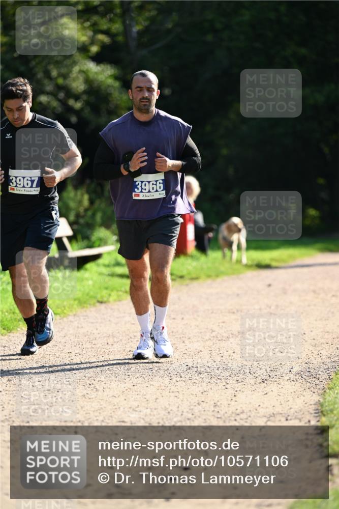 27.09.2026 - 35. Volkslauf durch das schöne Alstertal Dr. Thomas Lammeyer http://msf.ph/oto/10571106 27.09.2026 11:17:14 Laufen 3967, 3966 meine-sportfotos.de