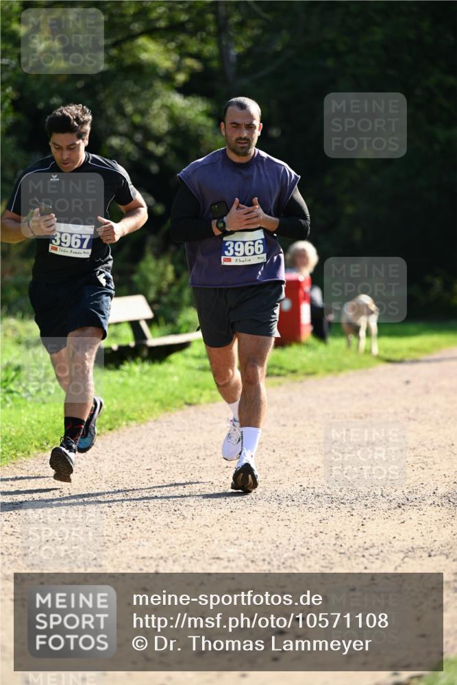 27.09.2026 - 35. Volkslauf durch das schöne Alstertal Dr. Thomas Lammeyer http://msf.ph/oto/10571108 27.09.2026 11:17:14 Laufen 3967, 3966 meine-sportfotos.de