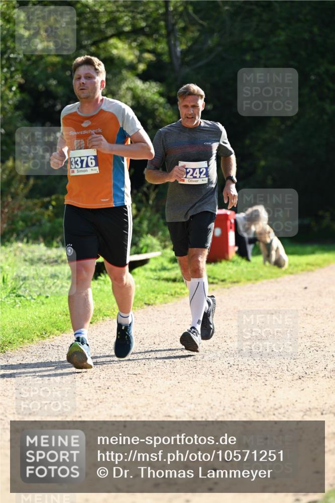 27.09.2026 - 35. Volkslauf durch das schöne Alstertal Dr. Thomas Lammeyer http://msf.ph/oto/10571251 27.09.2026 11:17:53 Laufen 3376, 242 meine-sportfotos.de