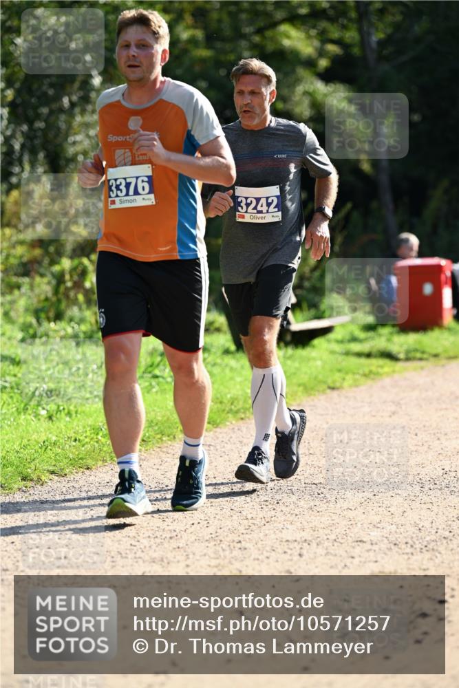 27.09.2026 - 35. Volkslauf durch das schöne Alstertal Dr. Thomas Lammeyer http://msf.ph/oto/10571257 27.09.2026 11:17:54 Laufen 3376, 3242 meine-sportfotos.de