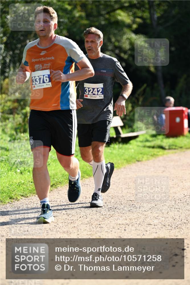 27.09.2026 - 35. Volkslauf durch das schöne Alstertal Dr. Thomas Lammeyer http://msf.ph/oto/10571258 27.09.2026 11:17:54 Laufen 3376, 3242 meine-sportfotos.de