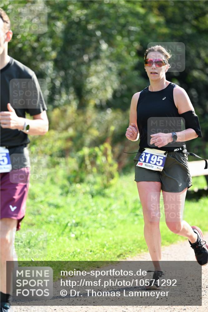 27.09.2026 - 35. Volkslauf durch das schöne Alstertal Dr. Thomas Lammeyer http://msf.ph/oto/10571292 27.09.2026 11:18:17 Laufen 3195 meine-sportfotos.de