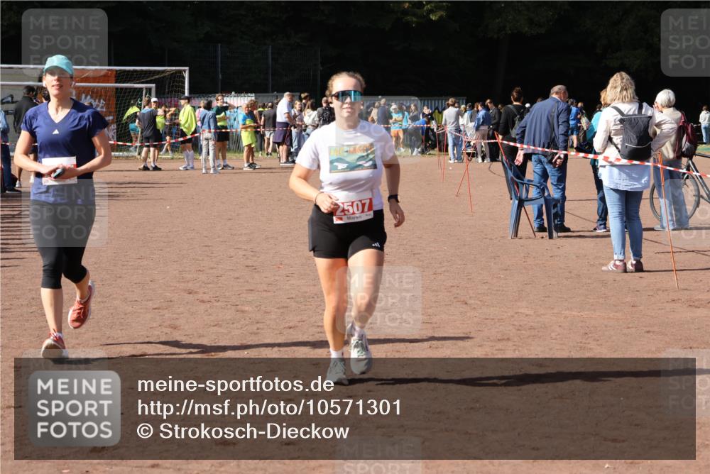 27.09.2026 - 35. Volkslauf durch das schöne Alstertal Strokosch-Dieckow http://msf.ph/oto/10571301 27.09.2026 12:19:28 Ziel 2007, 2507 meine-sportfotos.de