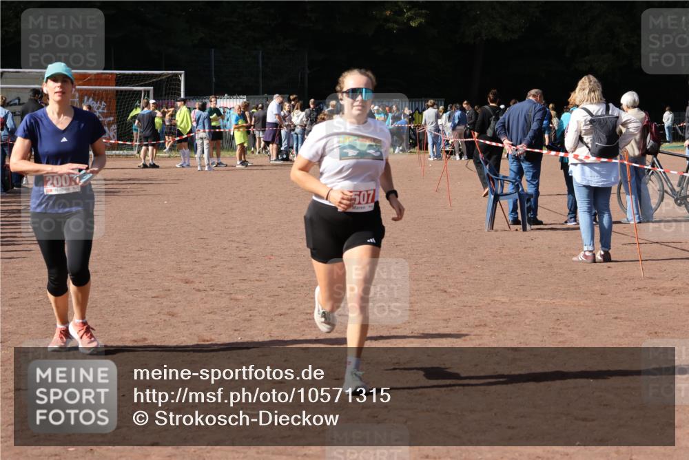 27.09.2026 - 35. Volkslauf durch das schöne Alstertal Strokosch-Dieckow http://msf.ph/oto/10571315 27.09.2026 12:19:28 Ziel 2007, 2507 meine-sportfotos.de