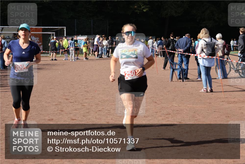 27.09.2026 - 35. Volkslauf durch das schöne Alstertal Strokosch-Dieckow http://msf.ph/oto/10571337 27.09.2026 12:19:28 Ziel 2007, 2507 meine-sportfotos.de