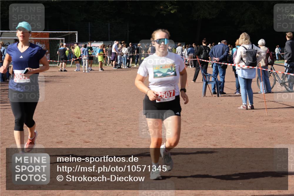 27.09.2026 - 35. Volkslauf durch das schöne Alstertal Strokosch-Dieckow http://msf.ph/oto/10571345 27.09.2026 12:19:28 Ziel 2007, 2507 meine-sportfotos.de