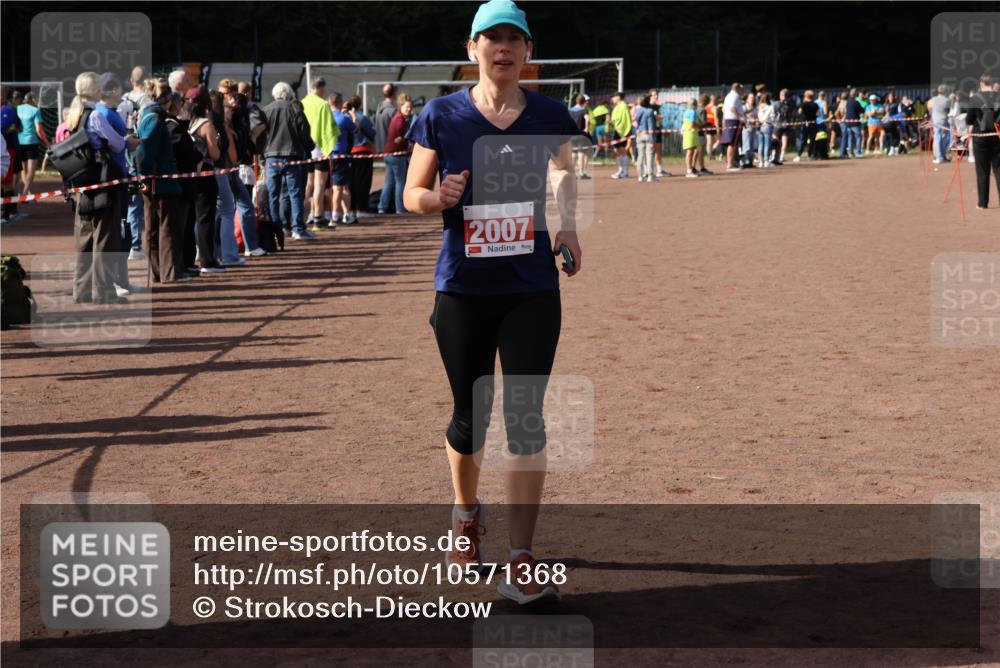 27.09.2026 - 35. Volkslauf durch das schöne Alstertal Strokosch-Dieckow http://msf.ph/oto/10571368 27.09.2026 12:19:29 Ziel 2007, 2507 meine-sportfotos.de