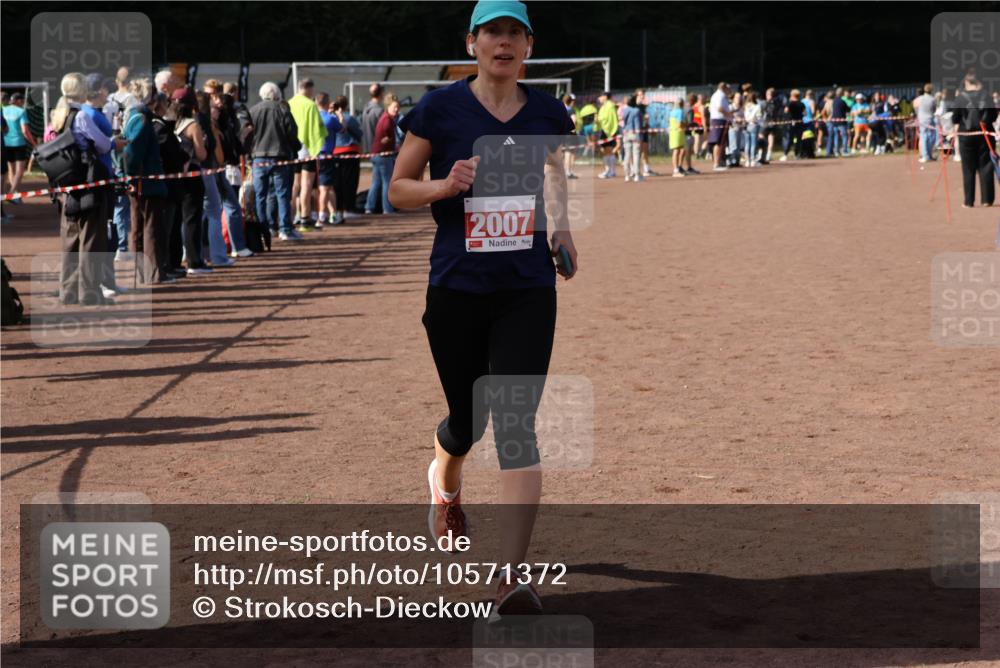 27.09.2026 - 35. Volkslauf durch das schöne Alstertal Strokosch-Dieckow http://msf.ph/oto/10571372 27.09.2026 12:19:29 Ziel 2007, 2507 meine-sportfotos.de
