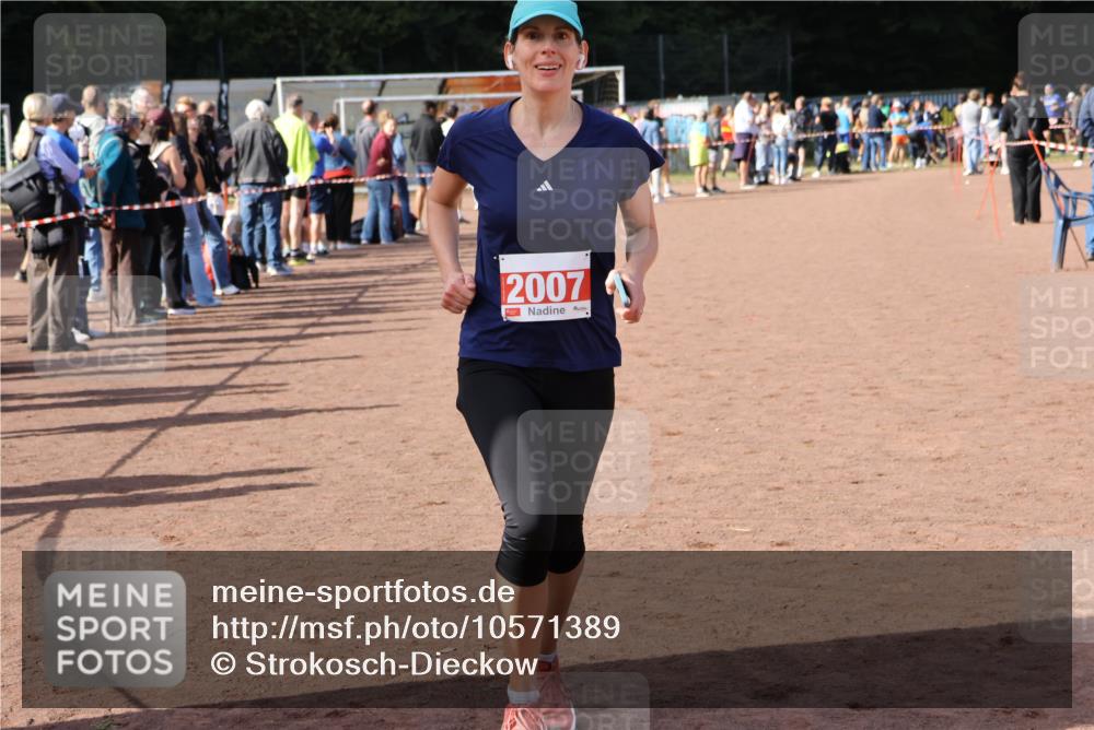 27.09.2026 - 35. Volkslauf durch das schöne Alstertal Strokosch-Dieckow http://msf.ph/oto/10571389 27.09.2026 12:19:30 Ziel 2007, 2507 meine-sportfotos.de