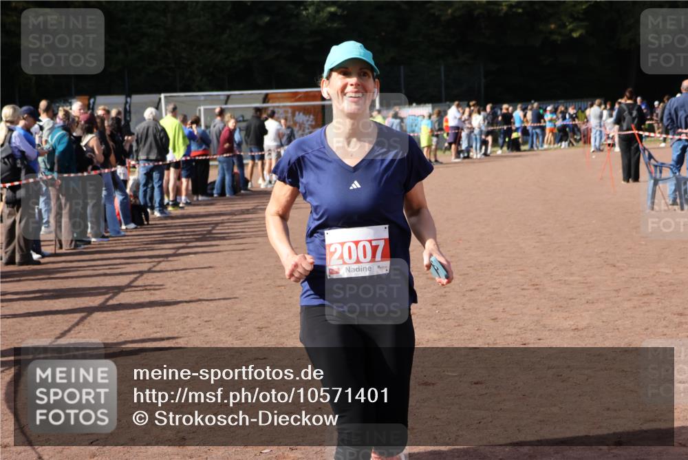 27.09.2026 - 35. Volkslauf durch das schöne Alstertal Strokosch-Dieckow http://msf.ph/oto/10571401 27.09.2026 12:19:30 Ziel 2007, 2507 meine-sportfotos.de