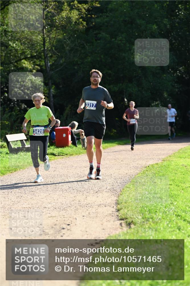 27.09.2026 - 35. Volkslauf durch das schöne Alstertal Dr. Thomas Lammeyer http://msf.ph/oto/10571465 27.09.2026 11:19:08 Laufen 15, 2013, 3428, 3317 meine-sportfotos.de