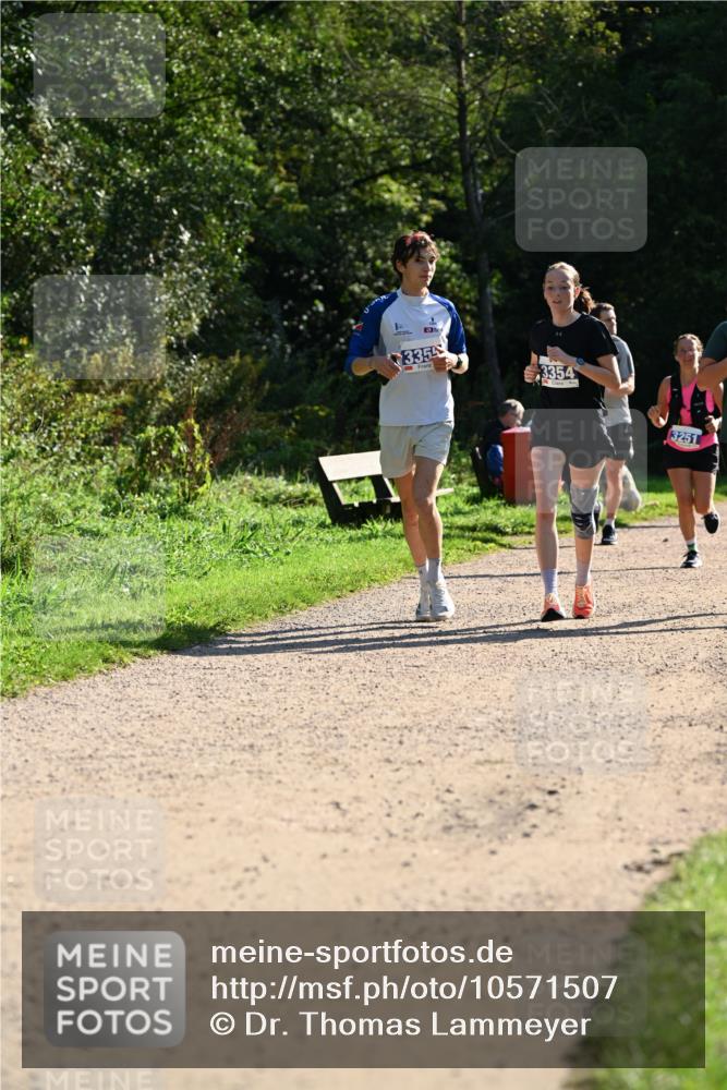 27.09.2026 - 35. Volkslauf durch das schöne Alstertal Dr. Thomas Lammeyer http://msf.ph/oto/10571507 27.09.2026 11:19:20 Laufen 335, 3354, 3251 meine-sportfotos.de