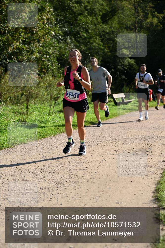 27.09.2026 - 35. Volkslauf durch das schöne Alstertal Dr. Thomas Lammeyer http://msf.ph/oto/10571532 27.09.2026 11:19:25 Laufen 3251, 3973 meine-sportfotos.de
