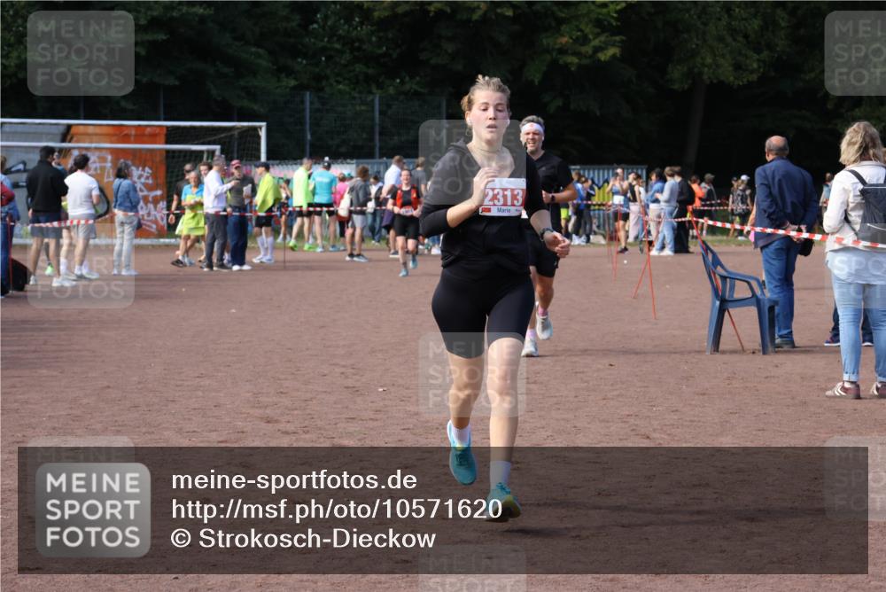 27.09.2026 - 35. Volkslauf durch das schöne Alstertal Strokosch-Dieckow http://msf.ph/oto/10571620 27.09.2026 12:20:11 Ziel 2313, 2505 meine-sportfotos.de