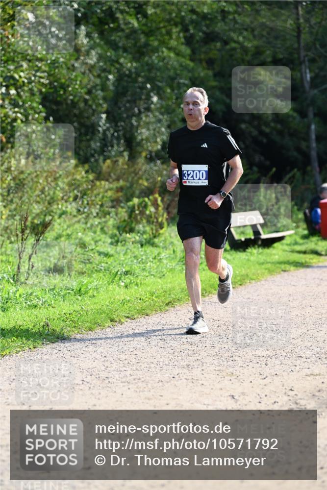 27.09.2026 - 35. Volkslauf durch das schöne Alstertal Dr. Thomas Lammeyer http://msf.ph/oto/10571792 27.09.2026 11:20:36 Laufen 3200 meine-sportfotos.de