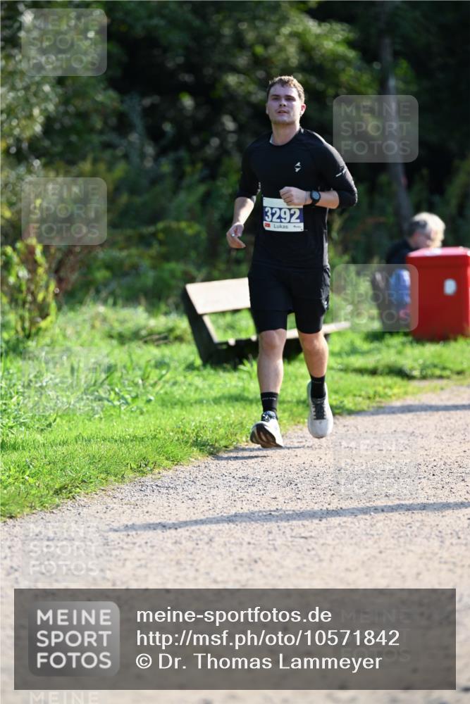 27.09.2026 - 35. Volkslauf durch das schöne Alstertal Dr. Thomas Lammeyer http://msf.ph/oto/10571842 27.09.2026 11:21:01 Laufen 3292 meine-sportfotos.de