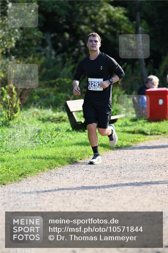 27.09.2026 - 35. Volkslauf durch das schöne Alstertal Dr. Thomas Lammeyer http://msf.ph/oto/10571844 27.09.2026 11:21:02 Laufen 3292, 2 meine-sportfotos.de