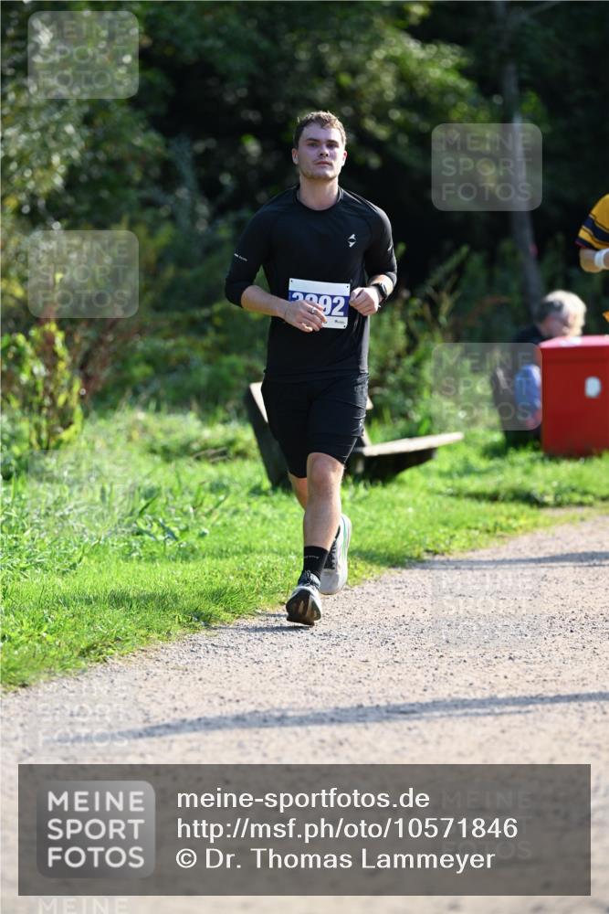 27.09.2026 - 35. Volkslauf durch das schöne Alstertal Dr. Thomas Lammeyer http://msf.ph/oto/10571846 27.09.2026 11:21:02 Laufen 2892 meine-sportfotos.de