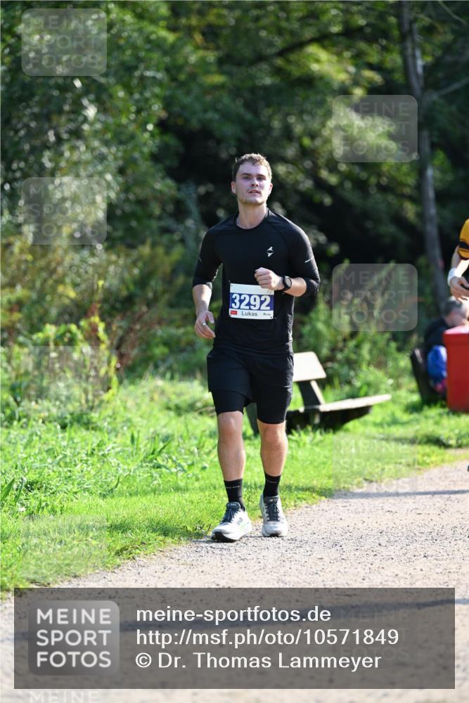 27.09.2026 - 35. Volkslauf durch das schöne Alstertal Dr. Thomas Lammeyer http://msf.ph/oto/10571849 27.09.2026 11:21:02 Laufen 3292 meine-sportfotos.de