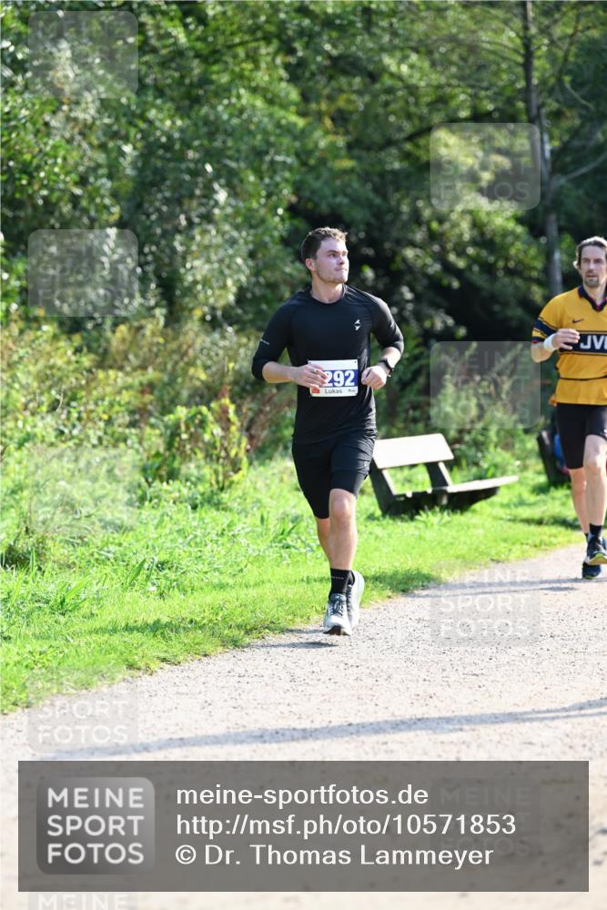 27.09.2026 - 35. Volkslauf durch das schöne Alstertal Dr. Thomas Lammeyer http://msf.ph/oto/10571853 27.09.2026 11:21:02 Laufen 292 meine-sportfotos.de