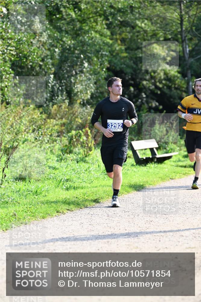 27.09.2026 - 35. Volkslauf durch das schöne Alstertal Dr. Thomas Lammeyer http://msf.ph/oto/10571854 27.09.2026 11:21:03 Laufen 3292 meine-sportfotos.de