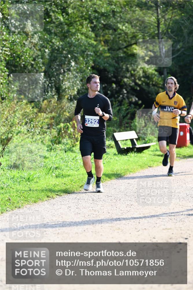 27.09.2026 - 35. Volkslauf durch das schöne Alstertal Dr. Thomas Lammeyer http://msf.ph/oto/10571856 27.09.2026 11:21:03 Laufen 3292 meine-sportfotos.de