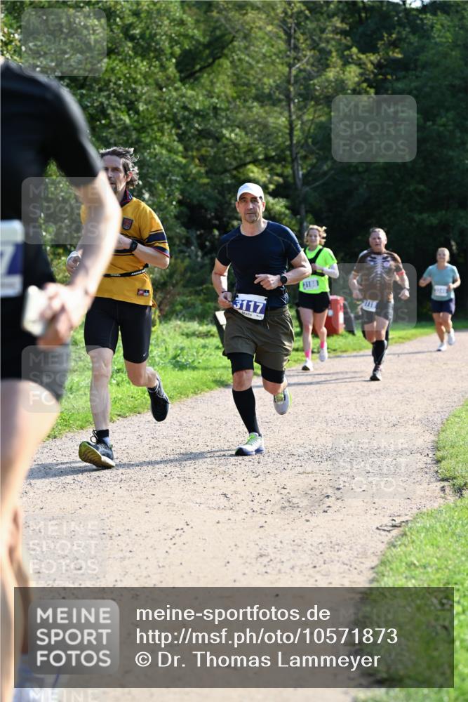 27.09.2026 - 35. Volkslauf durch das schöne Alstertal Dr. Thomas Lammeyer http://msf.ph/oto/10571873 27.09.2026 11:21:05 Laufen 3117, 3118 meine-sportfotos.de