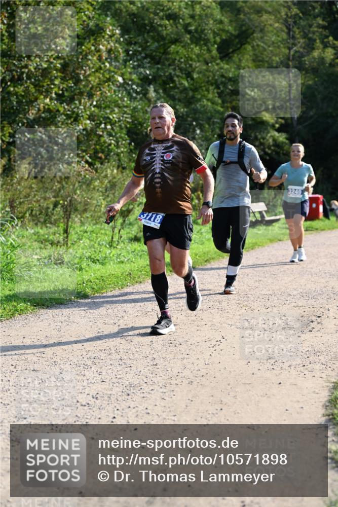27.09.2026 - 35. Volkslauf durch das schöne Alstertal Dr. Thomas Lammeyer http://msf.ph/oto/10571898 27.09.2026 11:21:09 Laufen 3118, 3249 meine-sportfotos.de