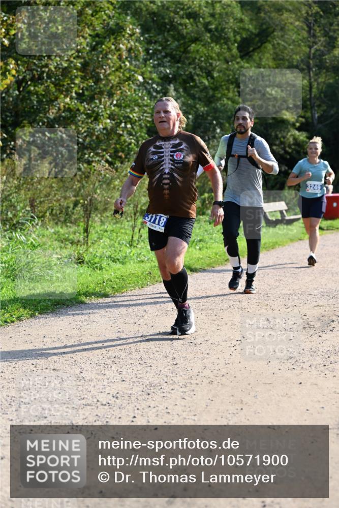 27.09.2026 - 35. Volkslauf durch das schöne Alstertal Dr. Thomas Lammeyer http://msf.ph/oto/10571900 27.09.2026 11:21:09 Laufen 3118, 3249 meine-sportfotos.de