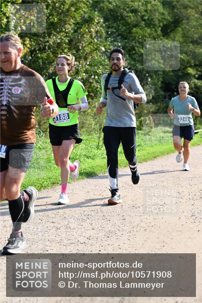 27.09.2026 - 35. Volkslauf durch das schöne Alstertal Dr. Thomas Lammeyer http://msf.ph/oto/10571908 27.09.2026 11:21:10 Laufen 3188, 3249 meine-sportfotos.de