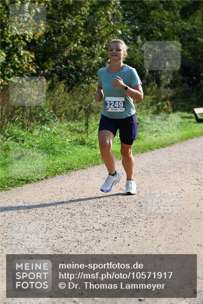 27.09.2026 - 35. Volkslauf durch das schöne Alstertal Dr. Thomas Lammeyer http://msf.ph/oto/10571917 27.09.2026 11:21:11 Laufen 3249 meine-sportfotos.de