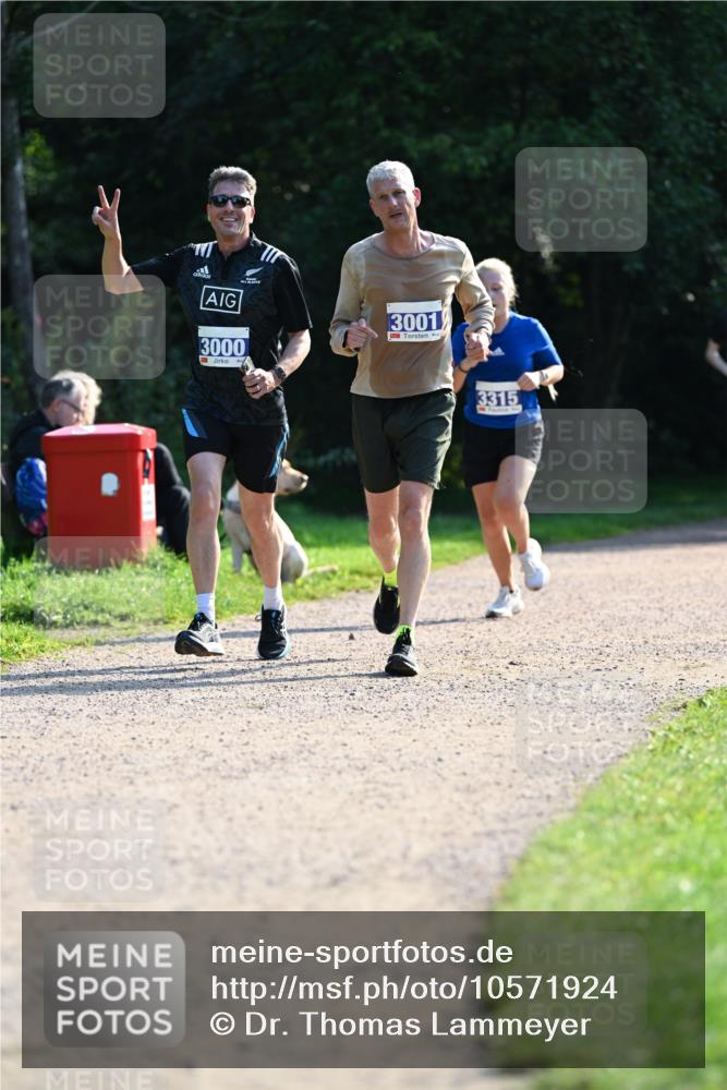27.09.2026 - 35. Volkslauf durch das schöne Alstertal Dr. Thomas Lammeyer http://msf.ph/oto/10571924 27.09.2026 11:21:25 Laufen 3000, 3001, 3315 meine-sportfotos.de