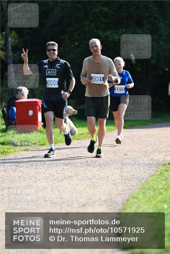 27.09.2026 - 35. Volkslauf durch das schöne Alstertal Dr. Thomas Lammeyer http://msf.ph/oto/10571925 27.09.2026 11:21:25 Laufen 3000, 3001, 3315 meine-sportfotos.de