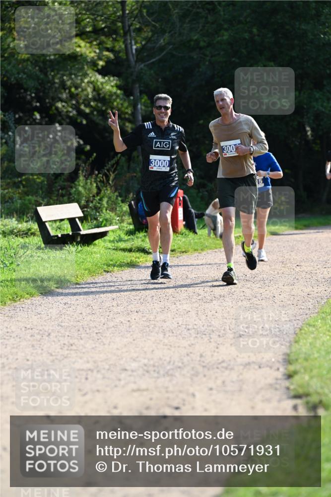 27.09.2026 - 35. Volkslauf durch das schöne Alstertal Dr. Thomas Lammeyer http://msf.ph/oto/10571931 27.09.2026 11:21:26 Laufen 111, 3000, 300 meine-sportfotos.de