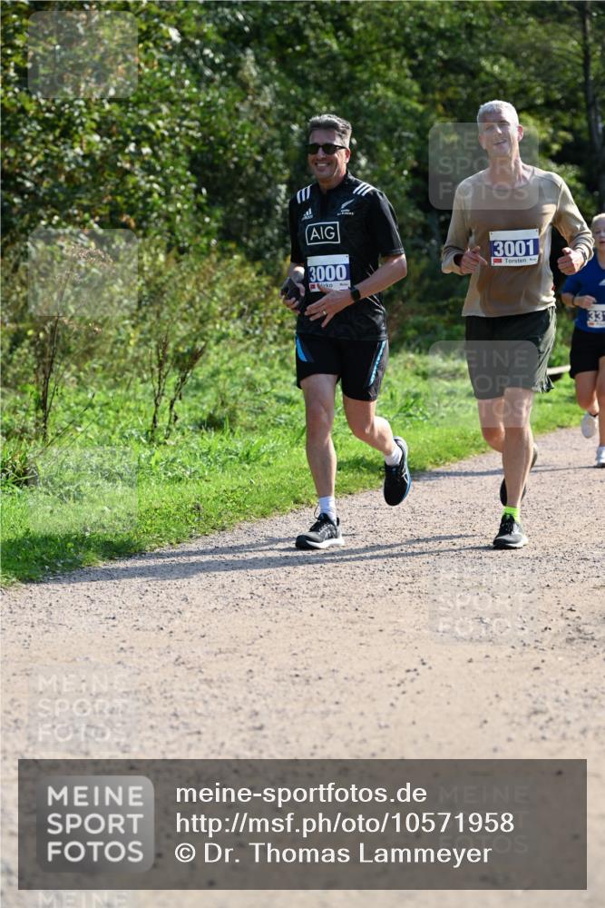 27.09.2026 - 35. Volkslauf durch das schöne Alstertal Dr. Thomas Lammeyer http://msf.ph/oto/10571958 27.09.2026 11:21:29 Laufen 3000, 3001, 33 meine-sportfotos.de